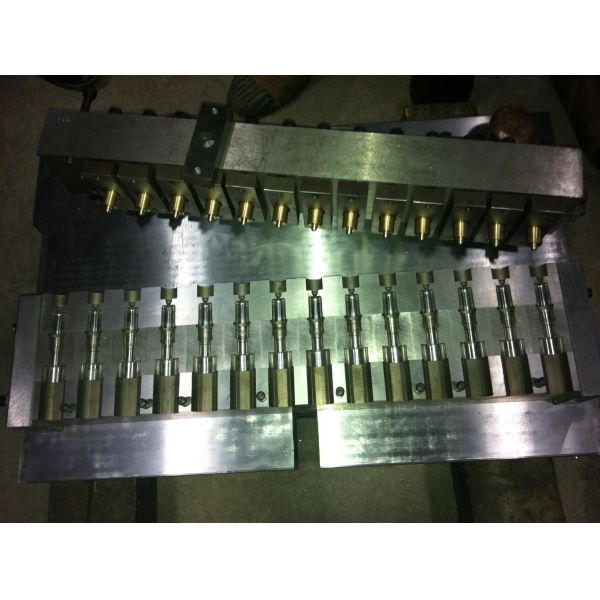 PS bottle injection blow molding machine