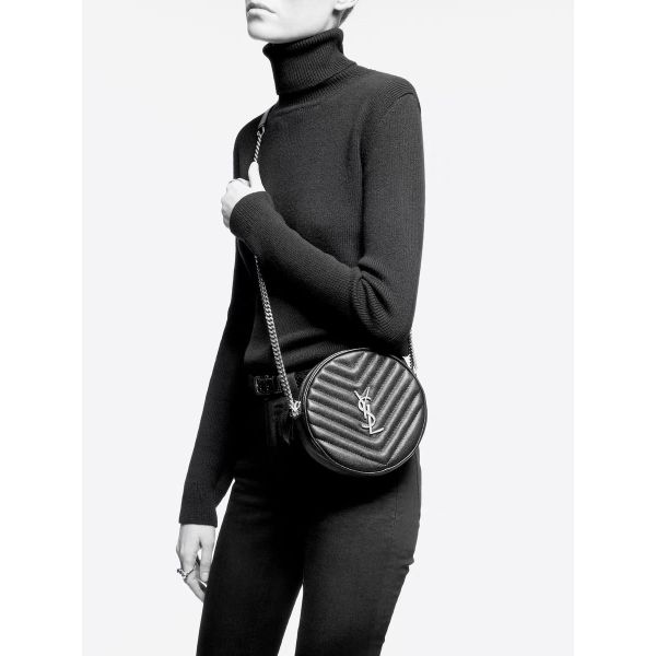 Grained Embossed Leather Branded Messenger Bag YSL Vinyle Round Camera Bag V Quilted