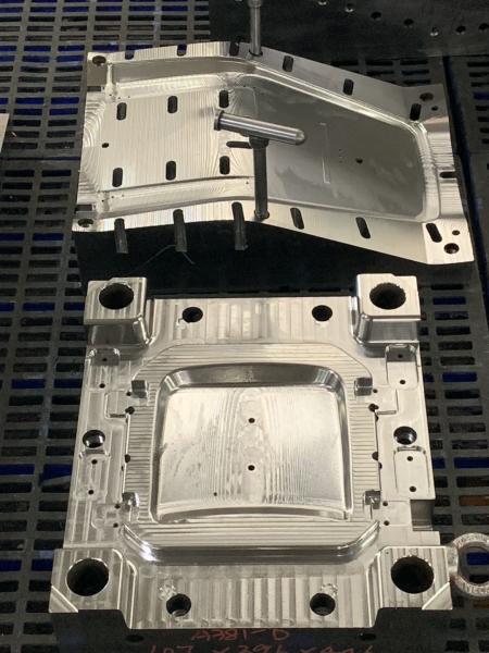 Peças de metal do CNC HRC50-52 da modelagem por injeção em peças sobresselentes do aço 1.2343ESR