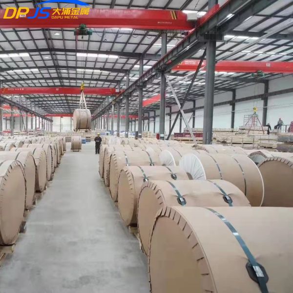 1100-H14 1060 3003 a donné au petit pain une consistance rugueuse en aluminium de bobine pour l'industrie de toiture de construction de décoration