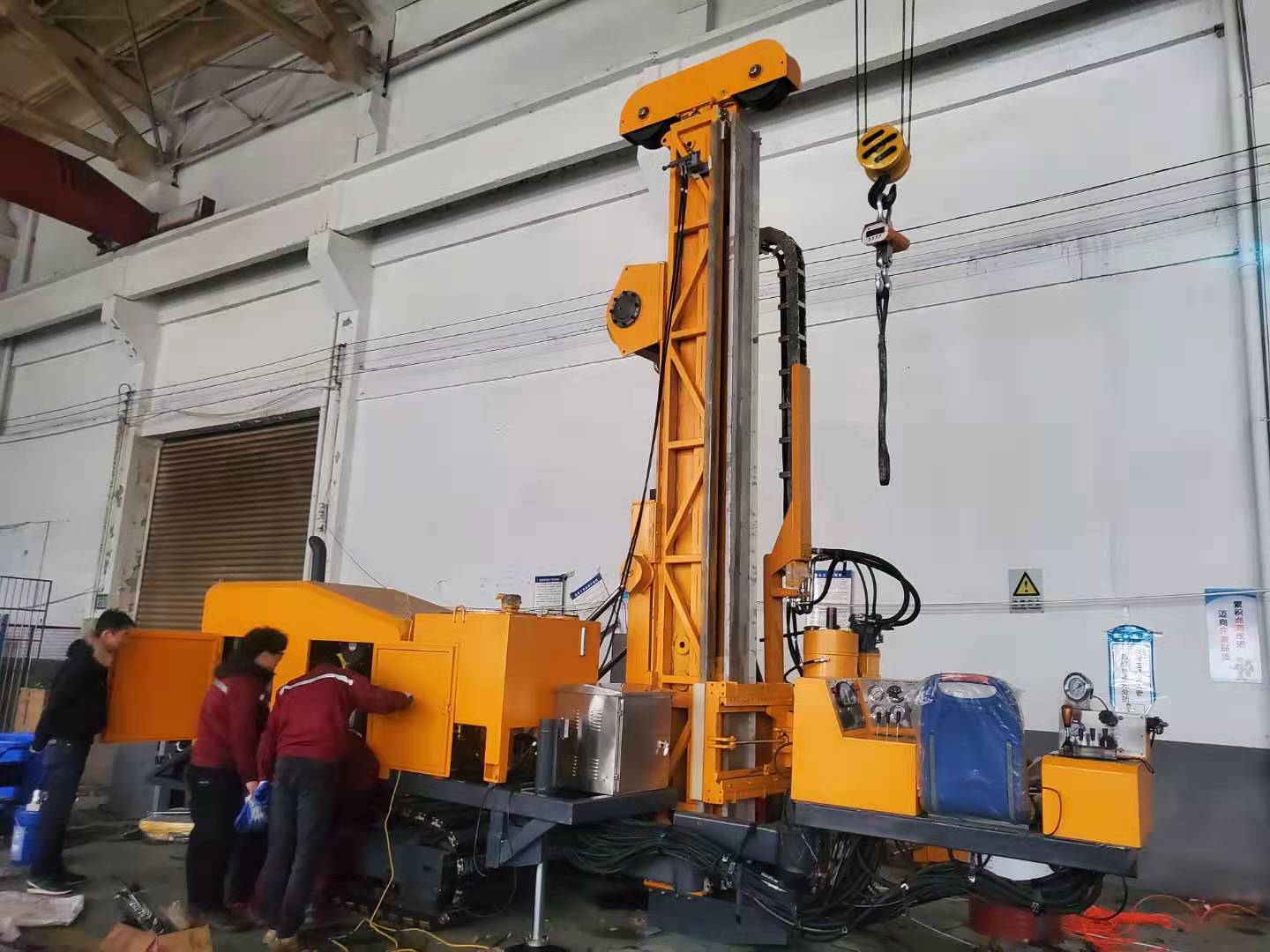 CR20 0° - поверхность снаряжения пустотелого сверла горной породы 90° 242kw 8.9L NQ 2250m глубокая установила вполне гидравлический