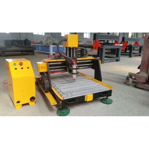 Небольшая машина CNC 6090 на древесина 600x900mm 2.2kw-5.5kw