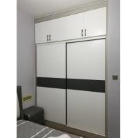 Armoires modulaires en stratification pour le rangement des vêtements