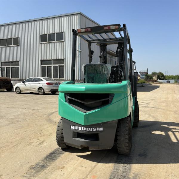 Used Mitsubishi 3-Ton Diesel Forklift with Durable Steel Frame and Red Finish for Narrow Aisle Operations