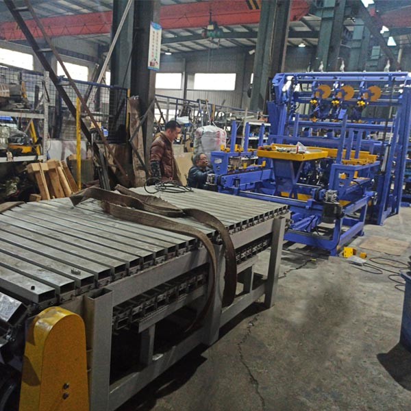 Auto Stacking Euro Block Pallet Nailer Machine