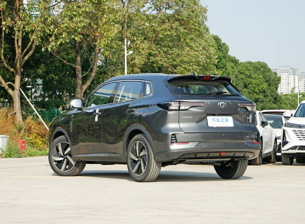 Чанган Qiyuan Q05 внедорожник с литий-ионной батареей Электромобиль с левым рулем