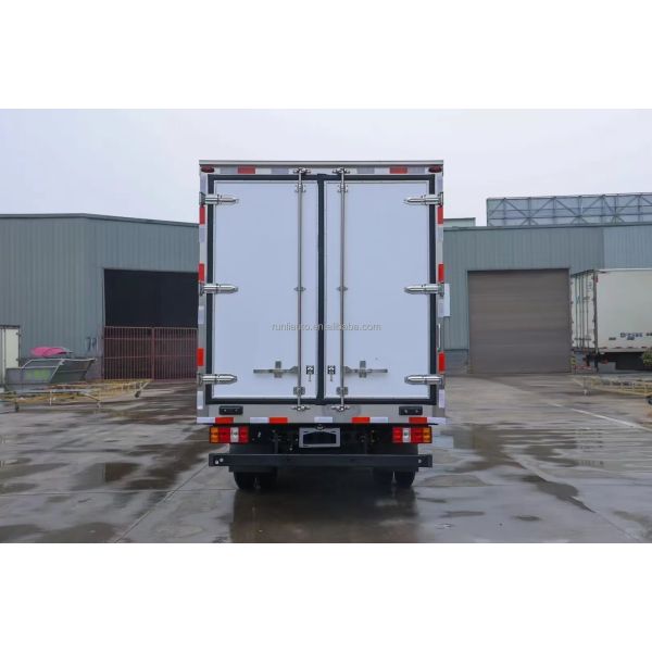 JMC 4X2 Refrigerated Truck  Freezer Truck Refrigerator Truck