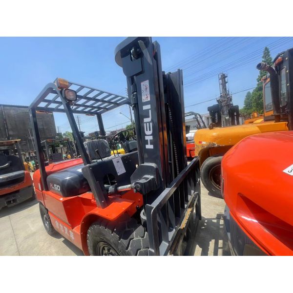 2012 Heli 50 Forklift Strong Energy and High Capacity for Construction Site Equipment