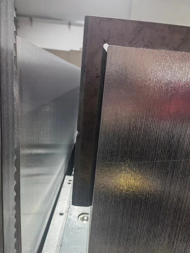 Плита и бар высокоскоростной машины ленточнопильного станка металла CNC вертикальной пиля алюминиевая