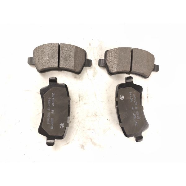 30648382 30671576 30671575 Rear Brake Pad For VO LVO S80 V70 S70 S60 XC70 XC60