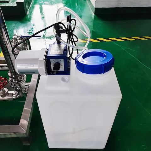 Промышленное очистное сооружение с резервуаром для предварительной обработки нержавеющей стали и трубопроводом