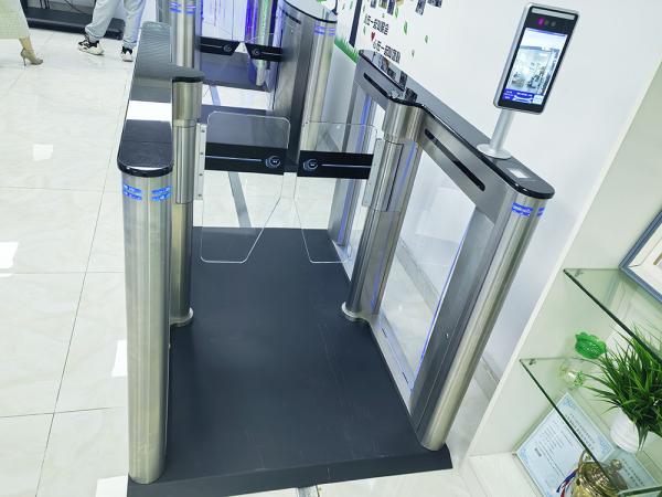 高セキュリティ 304 SS ターンスタイルゲート ピンチ防止 低騒音顔認識 E 公共建物へのゲート