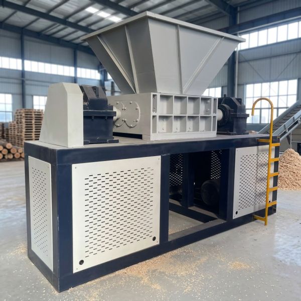 Wood Crushing Double Shaft Shredder Machine with Durable Blade