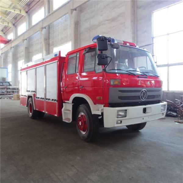 Red 140KW 5000L Dongfeng 4*2 Fire Fighting Truck