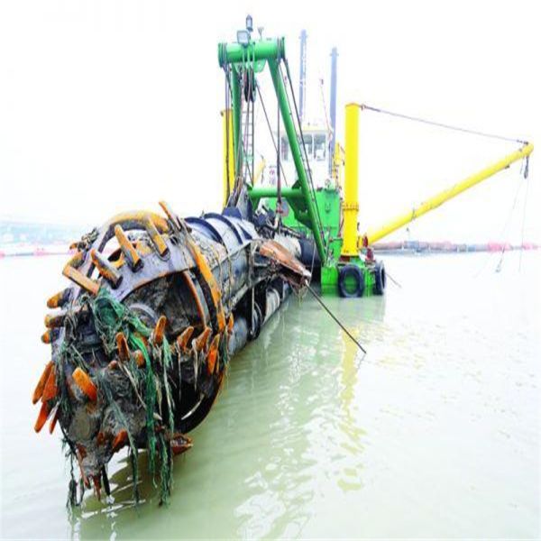 Water Flow 3000m3/H 38m Length Diesel Engine Mud Dredger with ISO Certification