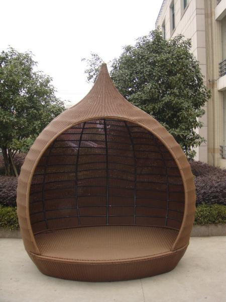 Tear Drop Shape Outdoor Rattan Daybed For Swimming Pool / Poolside