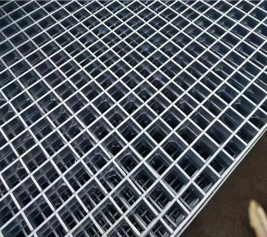 Peso por metro cuadrado de rejilla de piso de acero galvanizado por inmersión en caliente para trabajo pesado