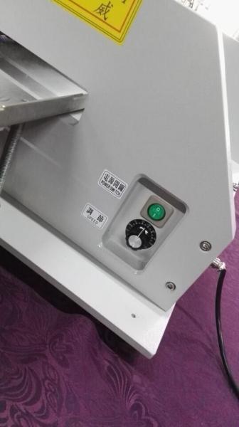 Machine de carte PCB Depaneling de garantie de la qualité avec la livraison exportée par affichage d'affichage à cristaux liquides Vietnam rapidement