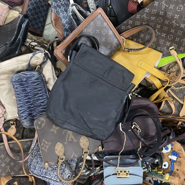 Used International Branded PU Bags Mixed Style Ukay Women 2 Hand Designer Handbags