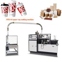 Une tasse de papier de temps faisant à machines le café ultrasonique machine en verre de papier jetable