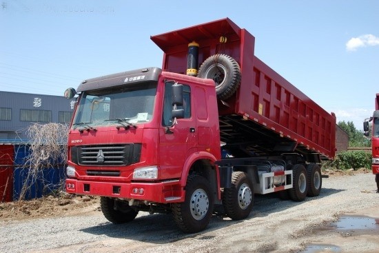 white color Dumper truck Drive Model 8X4 howo for Construction Transport