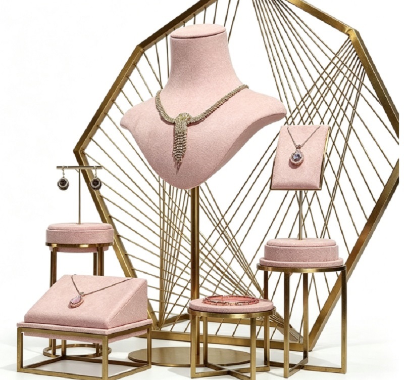 Luxury Pink Velvet Jewelry Display Set with Premium Brushed Gold Geometric Frame and Ergonomic Stand Design