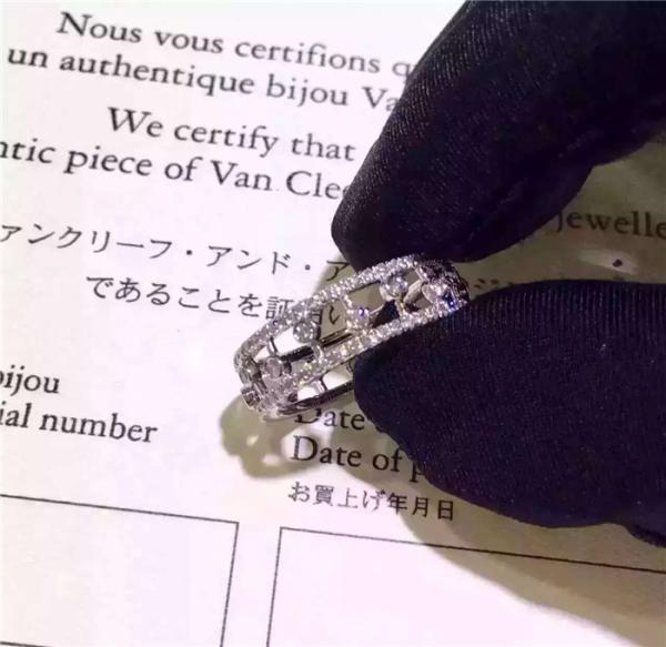 China Jewelry Factory  VVS Diamond Ring 18K White Gold Engagement Ring