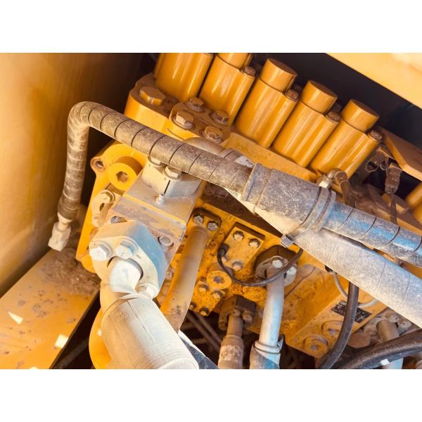 Second-Hand CAT349D2 Excavator Bucket Capacity 2.1 Cubic Meters