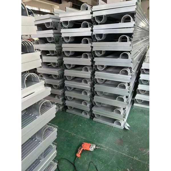 High Efficient Warehouse Aluminum Industrial Sectional Doors For Loading Bay Area
