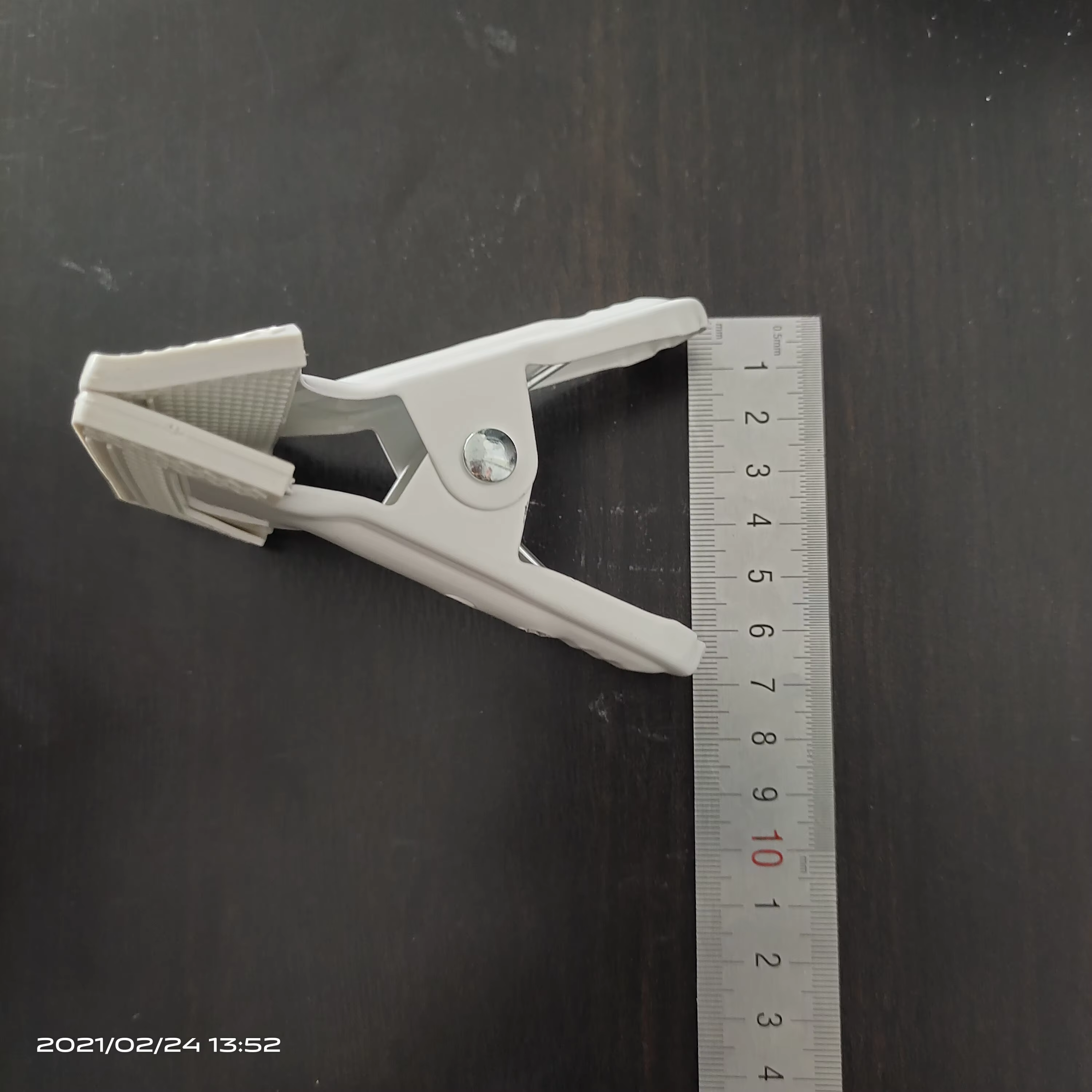 Custom Factory Manufactures and Wholesales Stainless Steel Multi-functional Spring Clips for Clothing Storage Inch