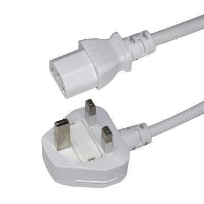 cabo de extensão. B1363 PDU com saída recableável 5M e cabo de alimentação C13 do Reino Unido BS Tipo de extremidade masculina