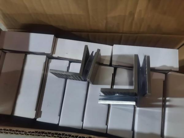 Cast Stainless Steel Glass Shower Door Clamps Corrosion Protection
