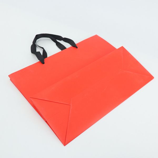 Упаковка одежды вина бумажных мешков логотипа сумки подарка ходя по магазинам изготовленная на заказ