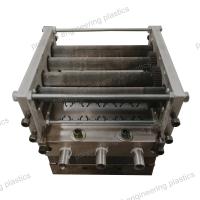 Molde de extrusión utilizado en la máquina de extrusión para la producción de tiras de ruptura térmica