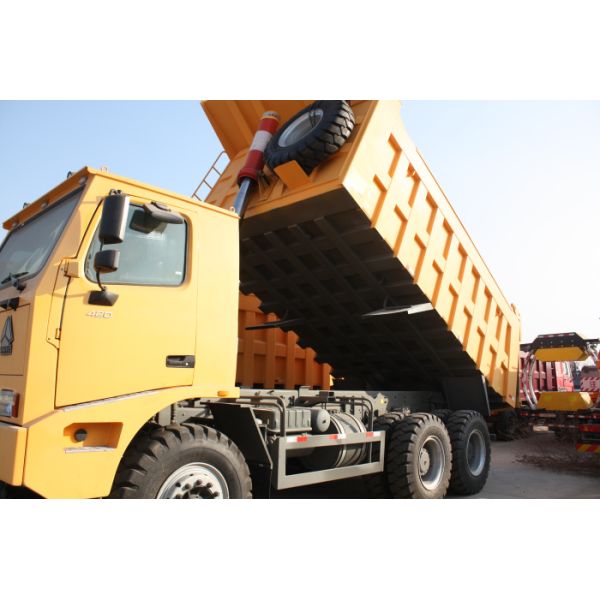 Yellow Mining Dump Truck / 10 Wheeler Dump Truck With Steel Cargo Box
