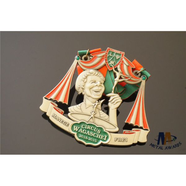 Shiny Brass Die Cast Mold Math Medals Awards With 2 Eyes Medaille Bespoke Type