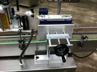 Máquina de etiquetado caliente del derretimiento del PLC de la máquina de la etiqueta engomada de la botella de los gris plateados 220V 50Hz