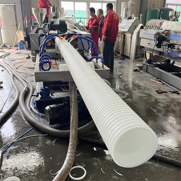 シングルスクリューエクストルーダー 120-200kg/h パイプ生産50-160mmのための二重壁波紋パイプマシン