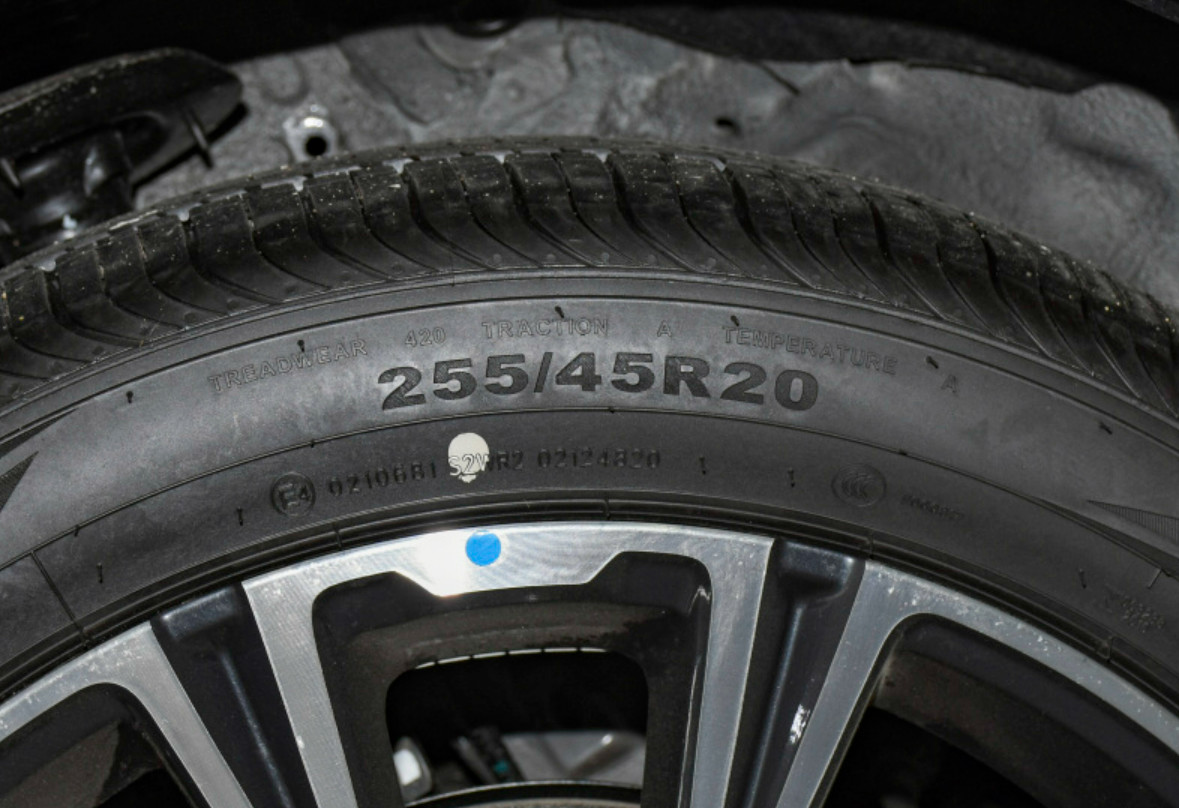 Jetour 2023 X70 Zhuge 2.0T DCT Wuhou 5 мест среднее SUV двери 5