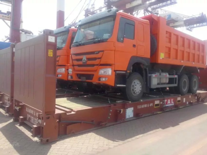 Tipper Dump Truck SINOTRUK HOWO 10 wheels can load 25-40tons Sand or Stones