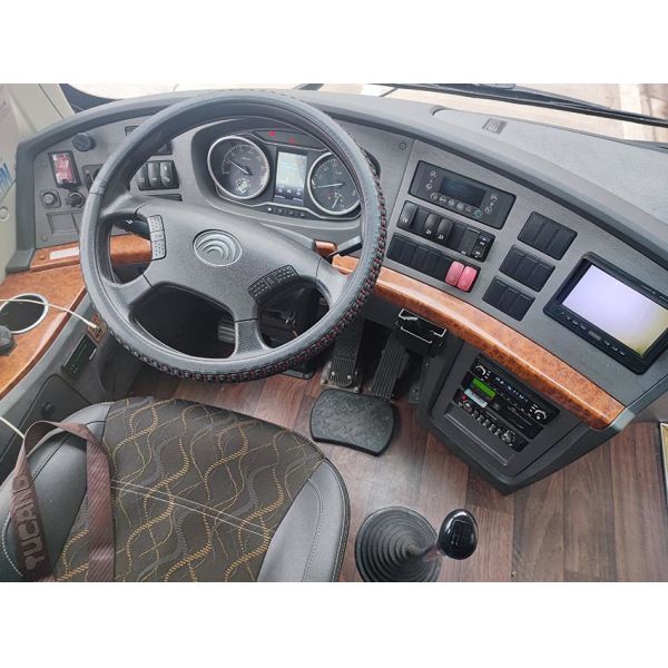 Yutong Diesel Coach Buses Euro 5 Usado Bus Turístico Deslocamento LHD Posição de direção 12m