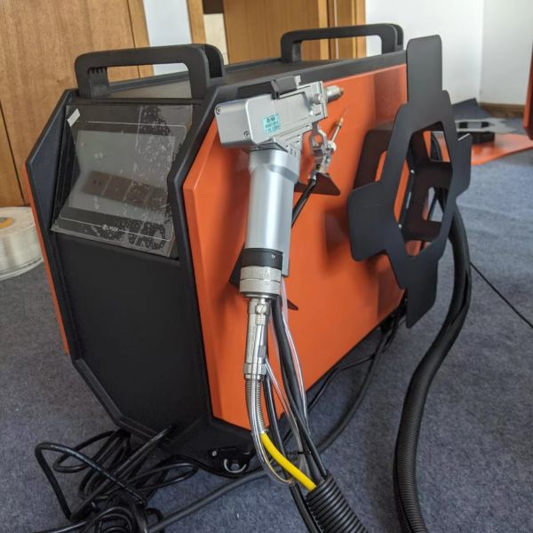 RAYCUS Laser Source Handheld Laser Machine for Metal Part Welding 3 Portable Handheld 3 in 1 Welder Cleaner Cutter Laser
