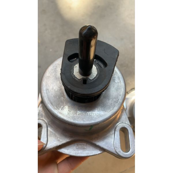 OEM 7C116A002-AA  Engine Mounting
