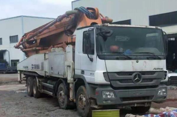 Zoomlion 52m Concrete Pump Boom Pump with Feeding Height and Spare Parts Avaliable