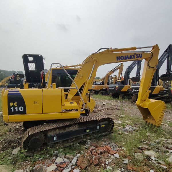 В хорошем состоянии Коматсу использовал экскаватор Pc110 Япония импортировала подержанный экскаватор