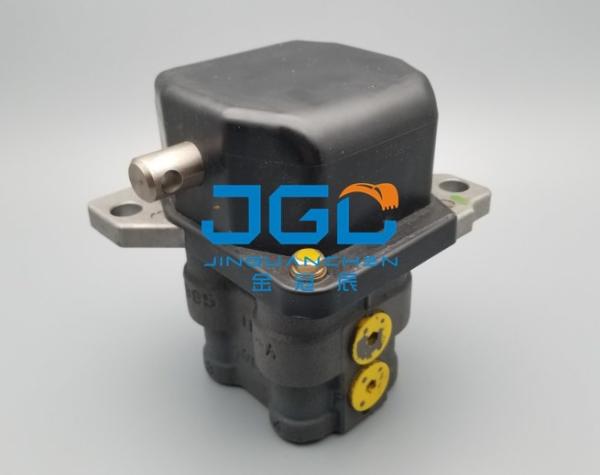 Original EX200-5 EX200-3 EX300-3 EX300-5 EX400-3 EX400-5 Foot Pedal Valve 1024384 For Hitachi Excavator Hydraulic Spare