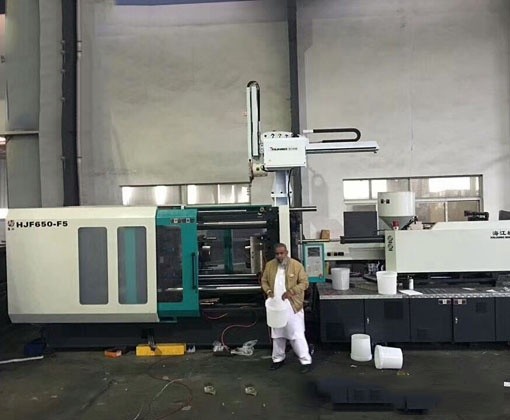 80mm Screw Auto Injection Molding Machine 530 Ton For Vegetable Fruit Crate