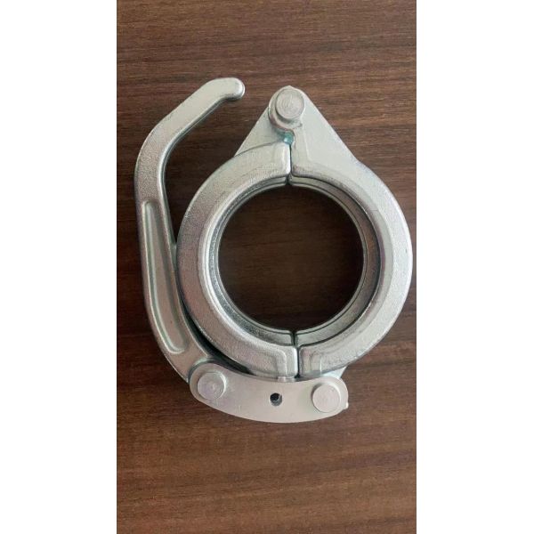 Clampada para tubos de bombas de hormigón Clampada para tubos amarillo y rojo para accesorios de alta presión y resistencia al desgaste