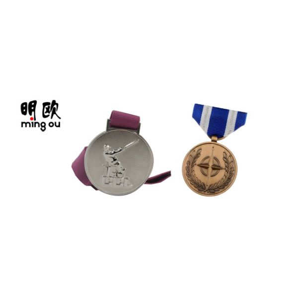 Golf Event Award Design Medals Customized Silver Plating , Zinc Alloy Medal Round Shaped