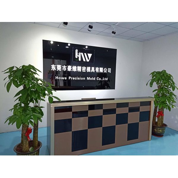 Spray Painting Black Color OEM Service Injection Moulding for Car Parts Plastic Material